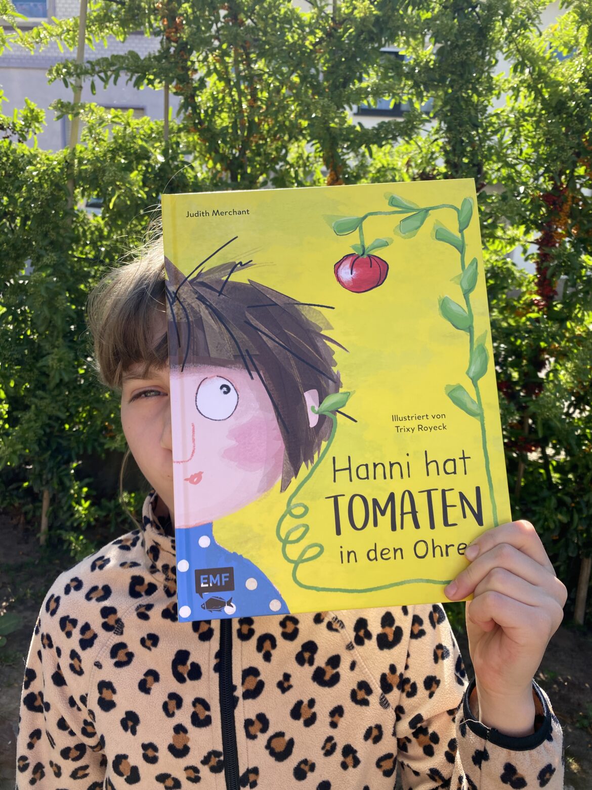 Hanni hat Tomaten in den Ohren
